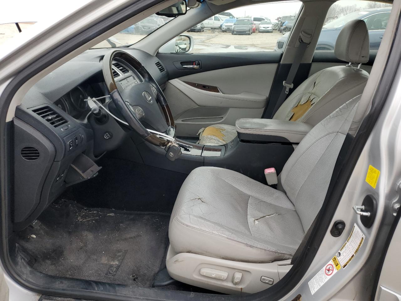 2011 Lexus ES - Image 7