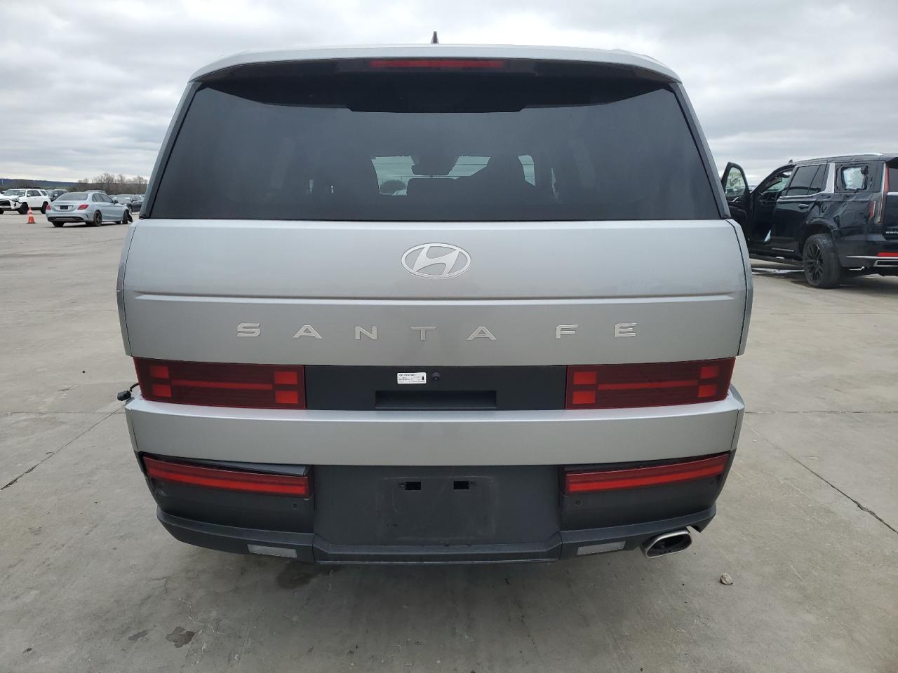 2024 Hyundai Santa Fe - Image 6