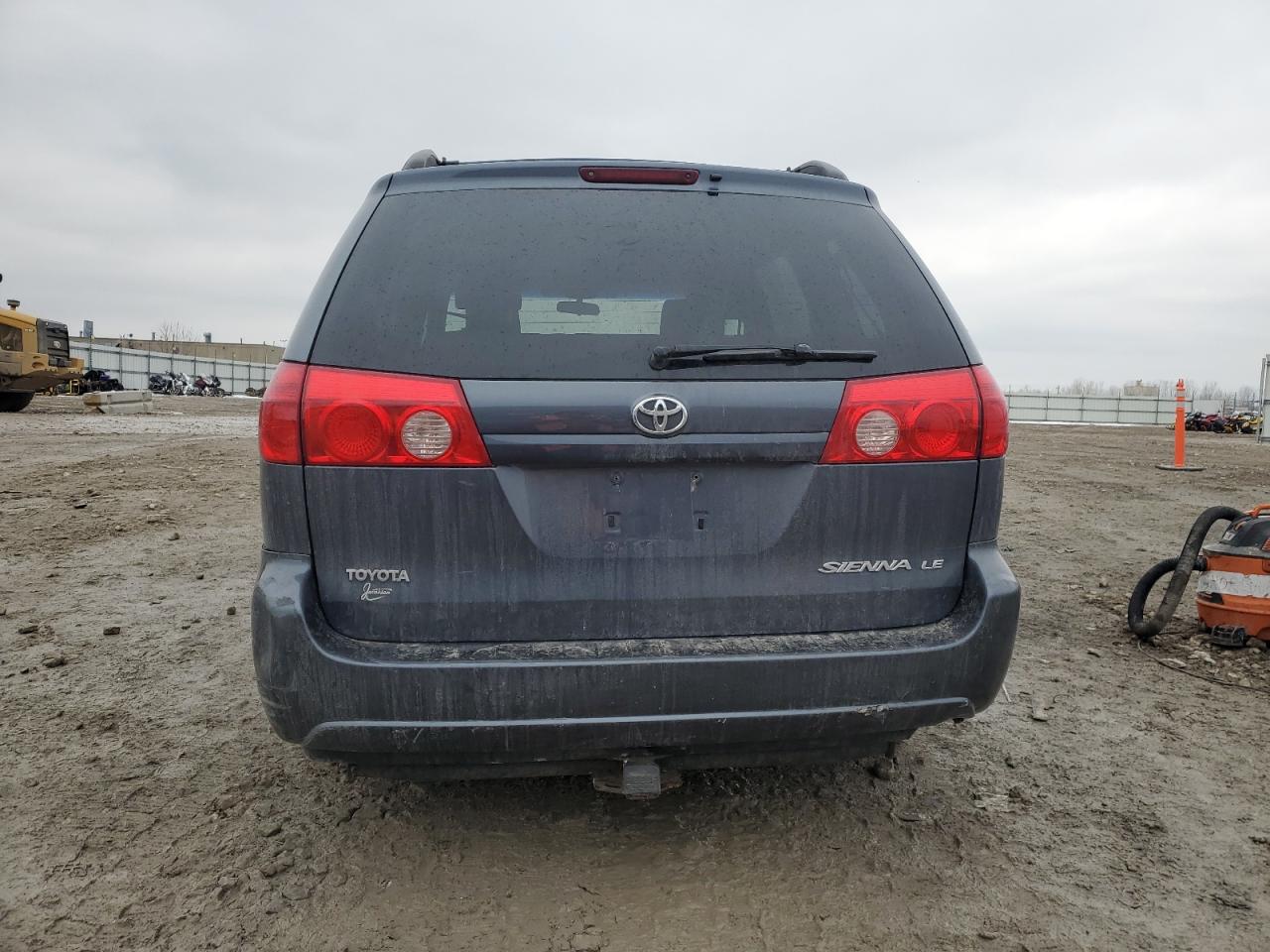 2008 Toyota Sienna - Image 6