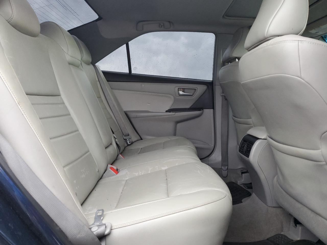2016 Toyota Camry - Image 10