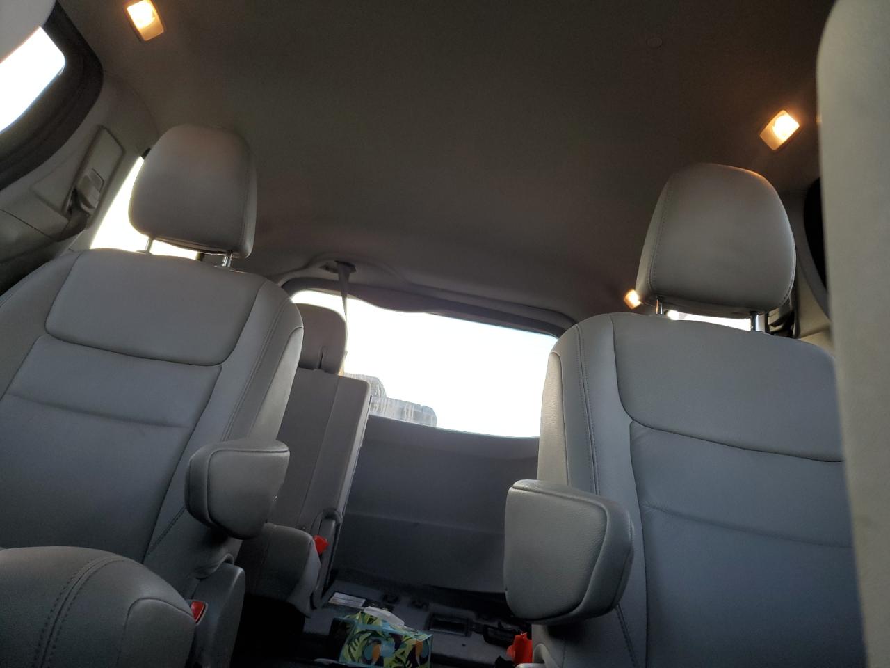 2020 Toyota Sienna - Image 10