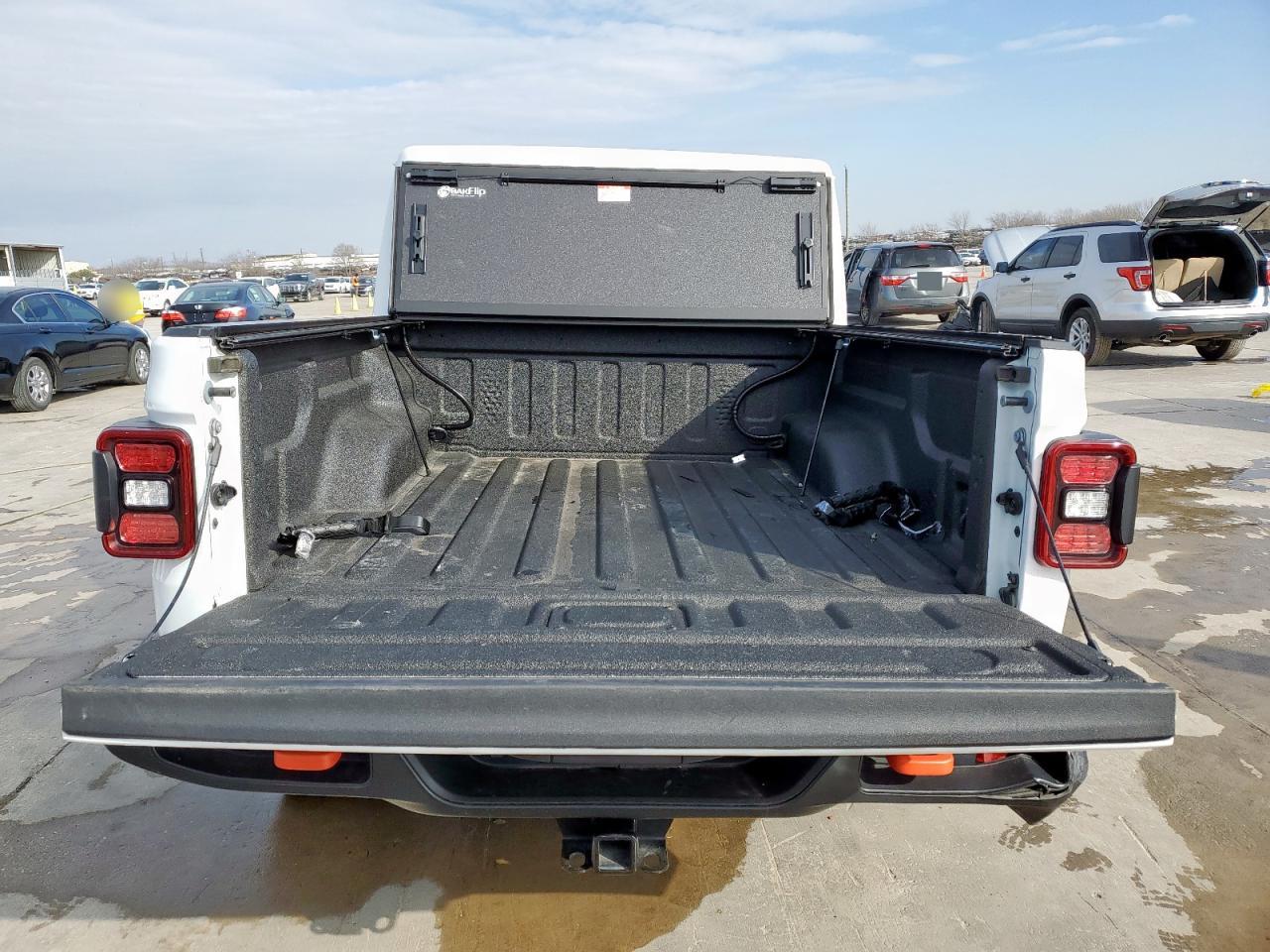 2021 Jeep Gladiator - Image 6