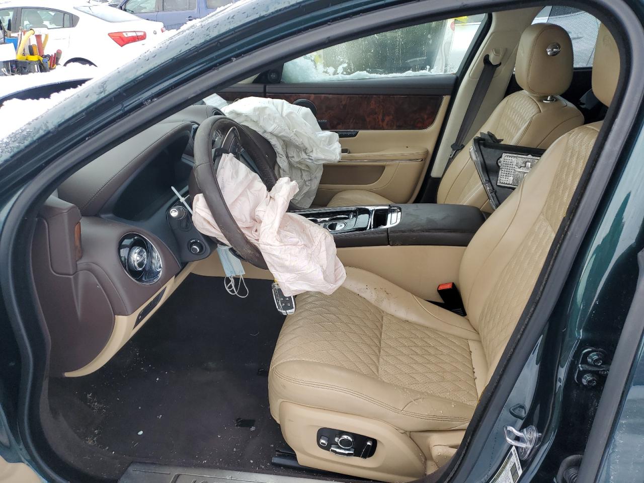 2016 Jaguar XJ - Image 7
