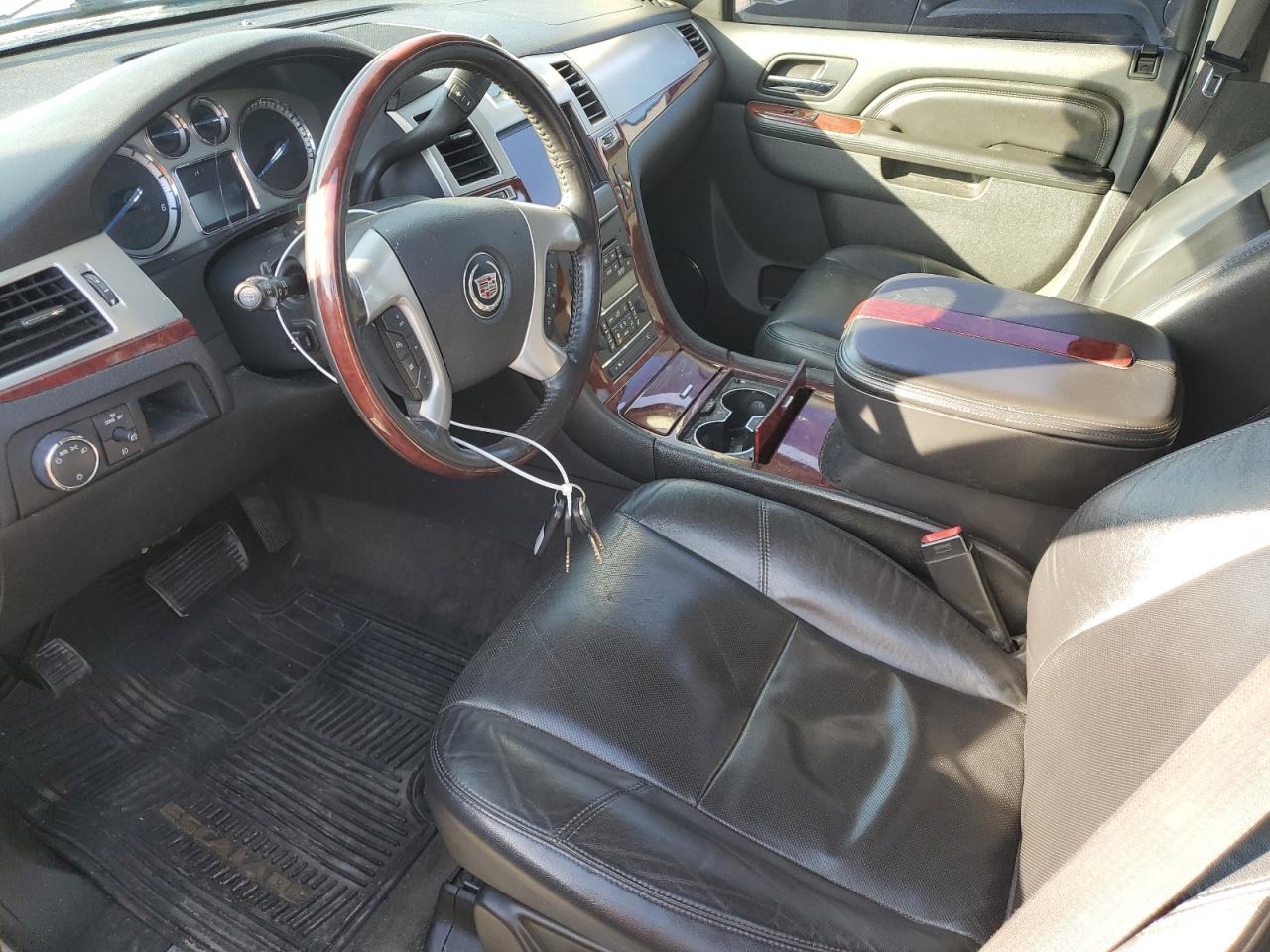 2011 Cadillac Escalade - Image 7
