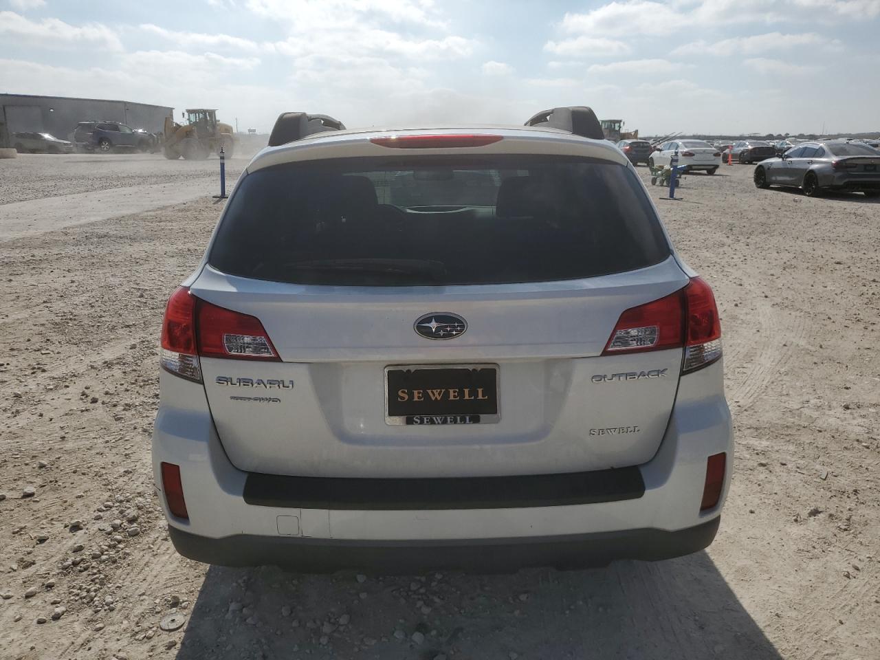 2012 Subaru Outback - Image 6