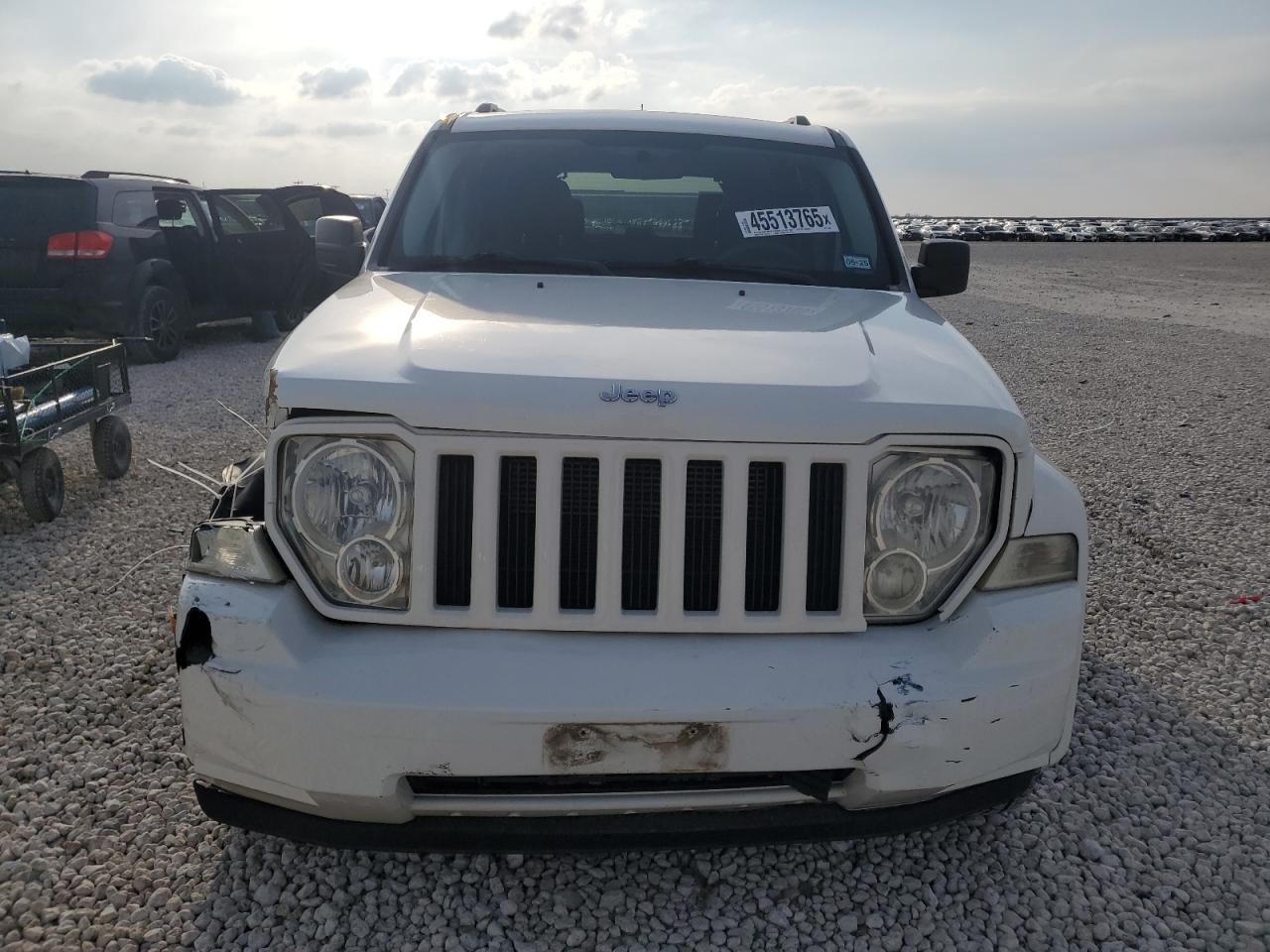 2010 Jeep Liberty (North America) - Image 5