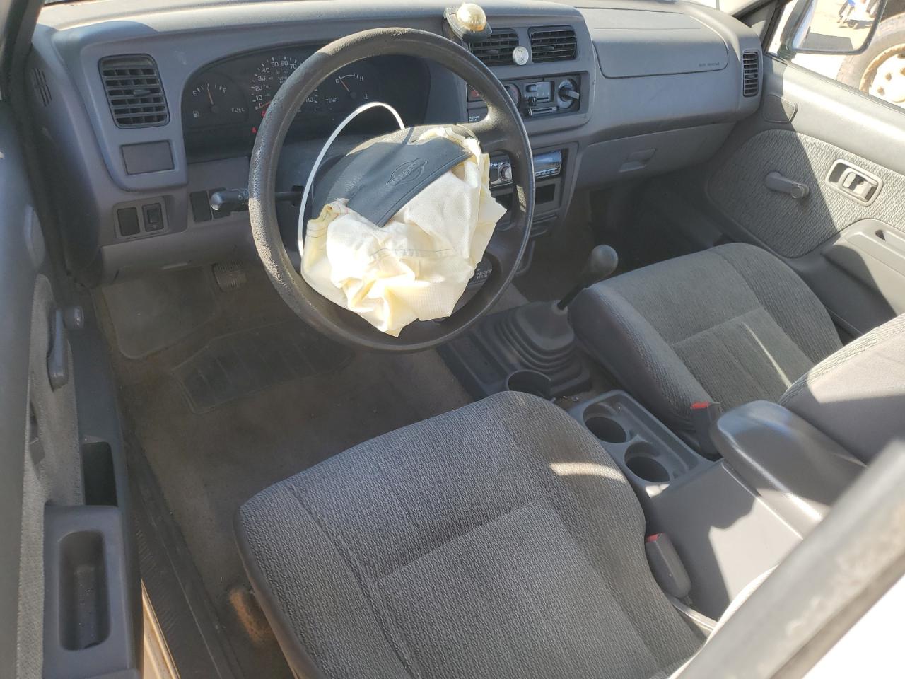 1998 Nissan Navara (Frontier) - Image 8