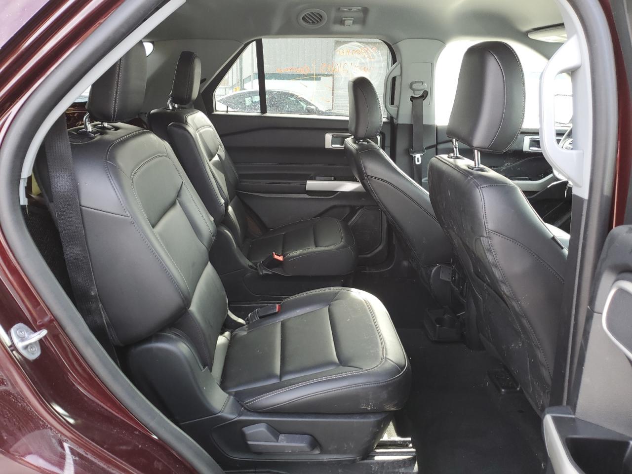 2022 Ford Explorer - Image 11