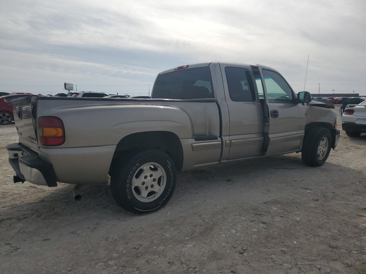 2002 Chevrolet Silverado - Image 3