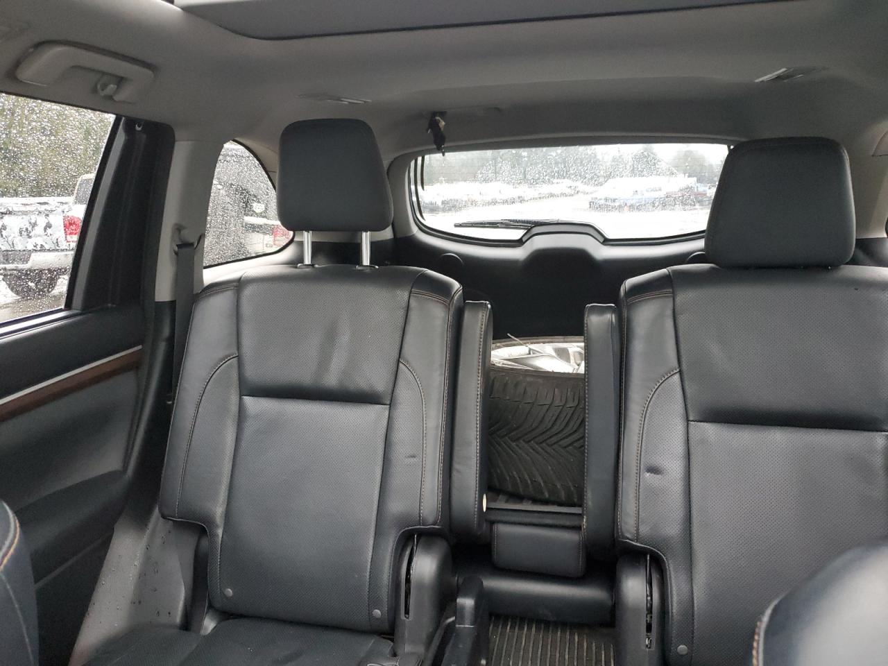 2015 Toyota Highlander - Image 10