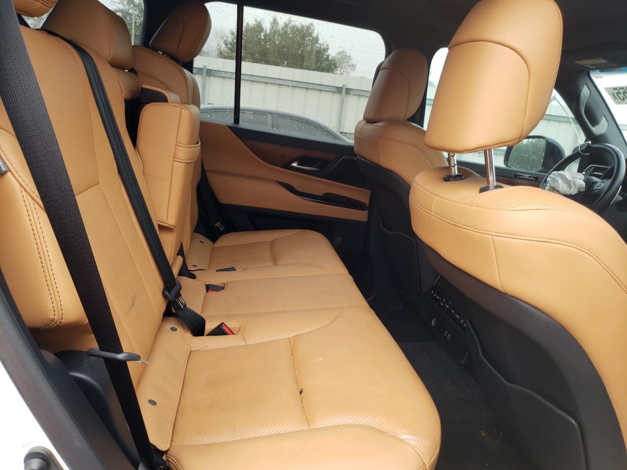 2023 Lexus LX - Image 11