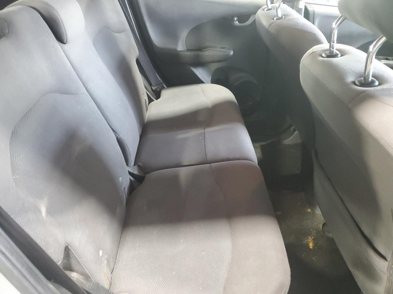 2013 Honda Fit - Image 10