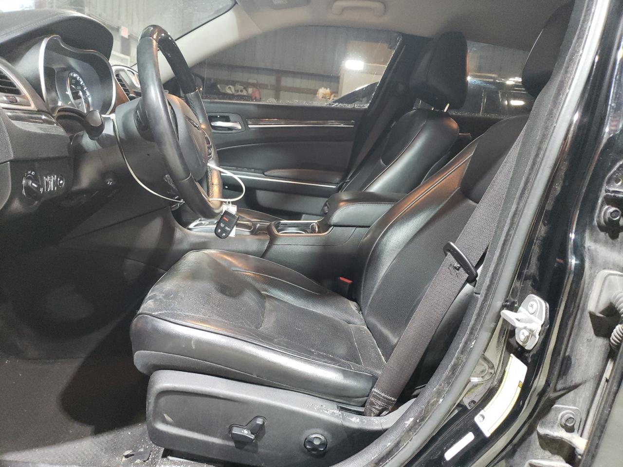 2018 Chrysler 300 - Image 7