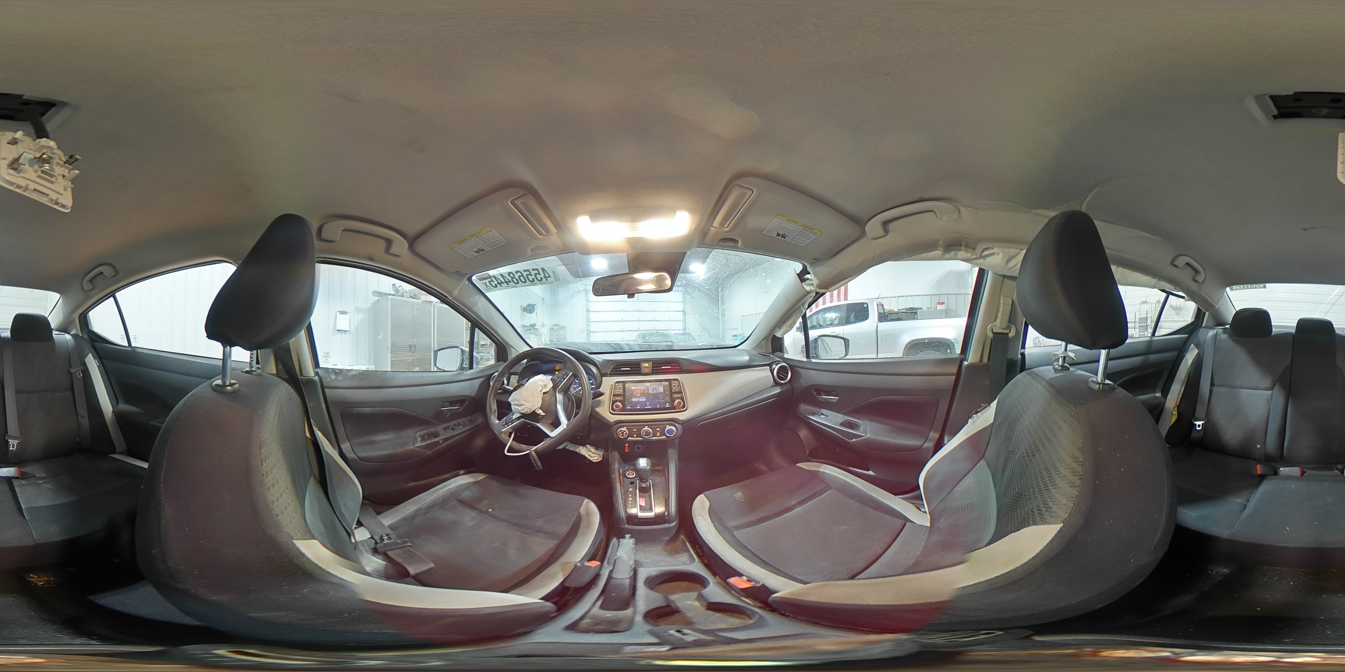 2021 Nissan Versa - Image 12