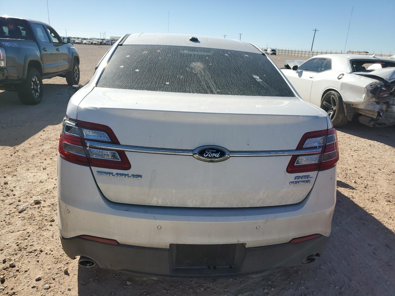2015 Ford Taurus - Image 6
