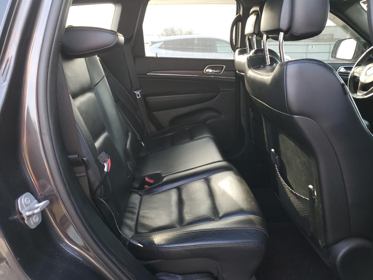 2017 Jeep Grand Cherokee - Image 11