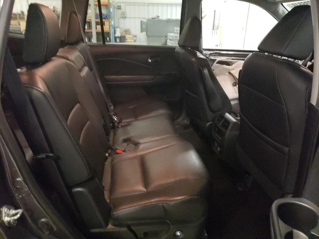 2017 Honda Pilot - Image 11
