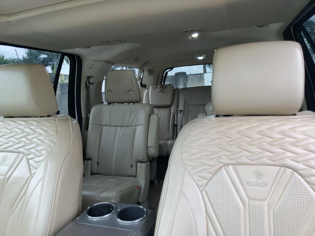 2015 Lincoln Navigator - Image 10