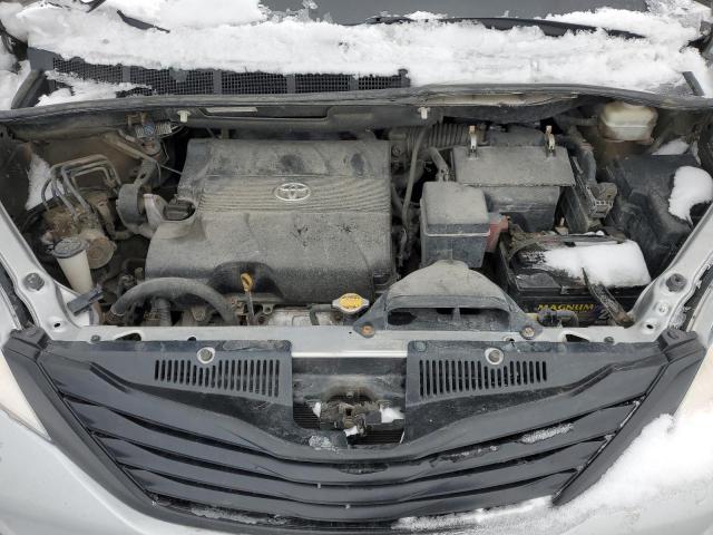 2011 TOYOTA SIENNA 