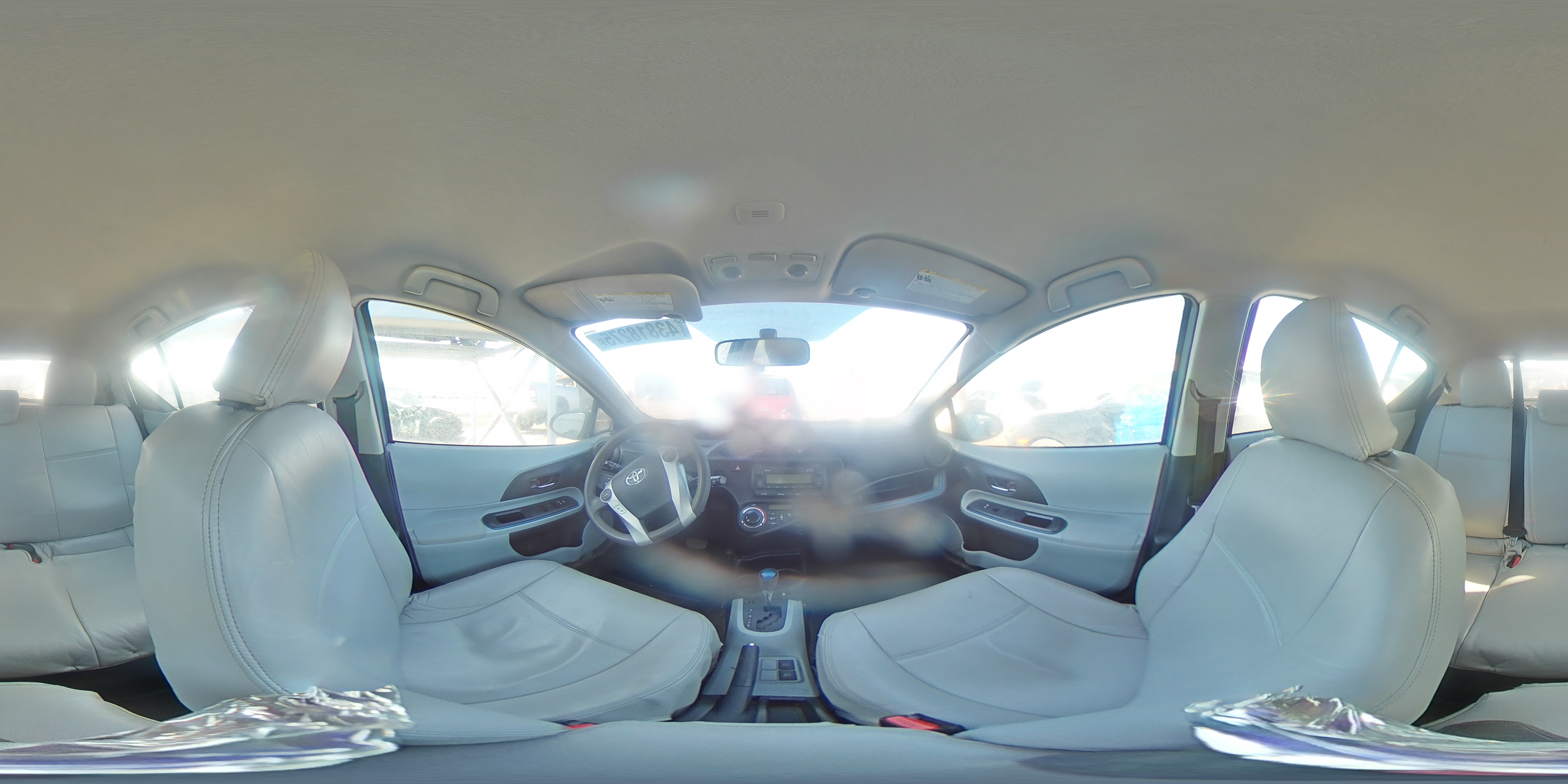 2013 Toyota Prius - Image 14