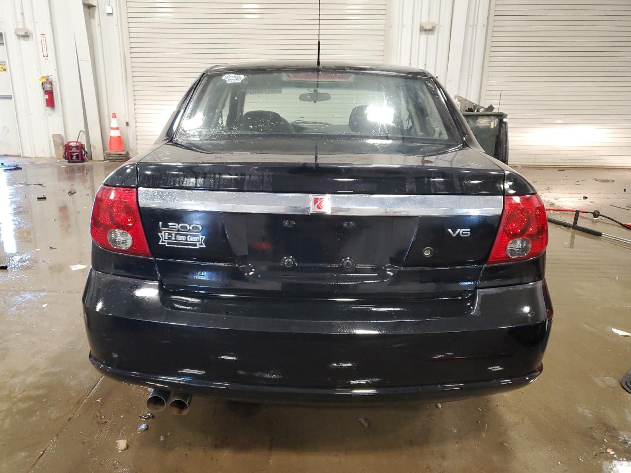 2005 Saturn LW - Image 6