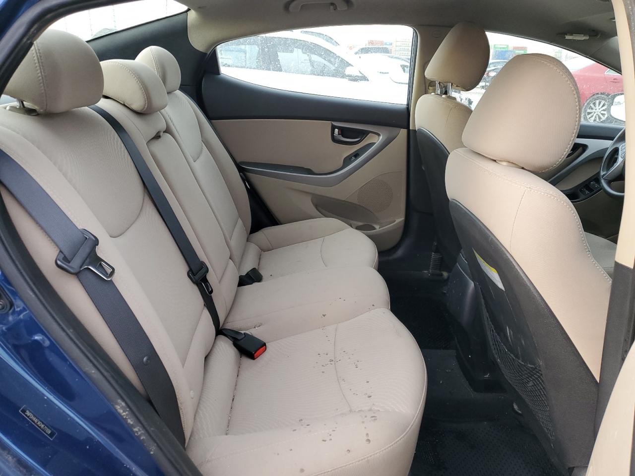 2016 Hyundai Elantra - Image 10