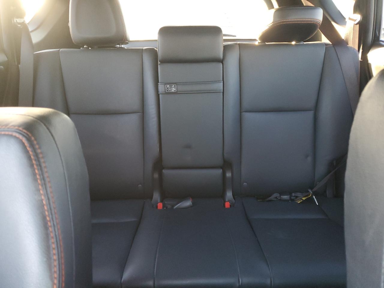 2017 Toyota RAV 4 - Image 10