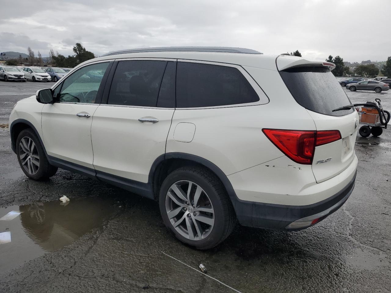 2016 Honda Pilot - Image 2