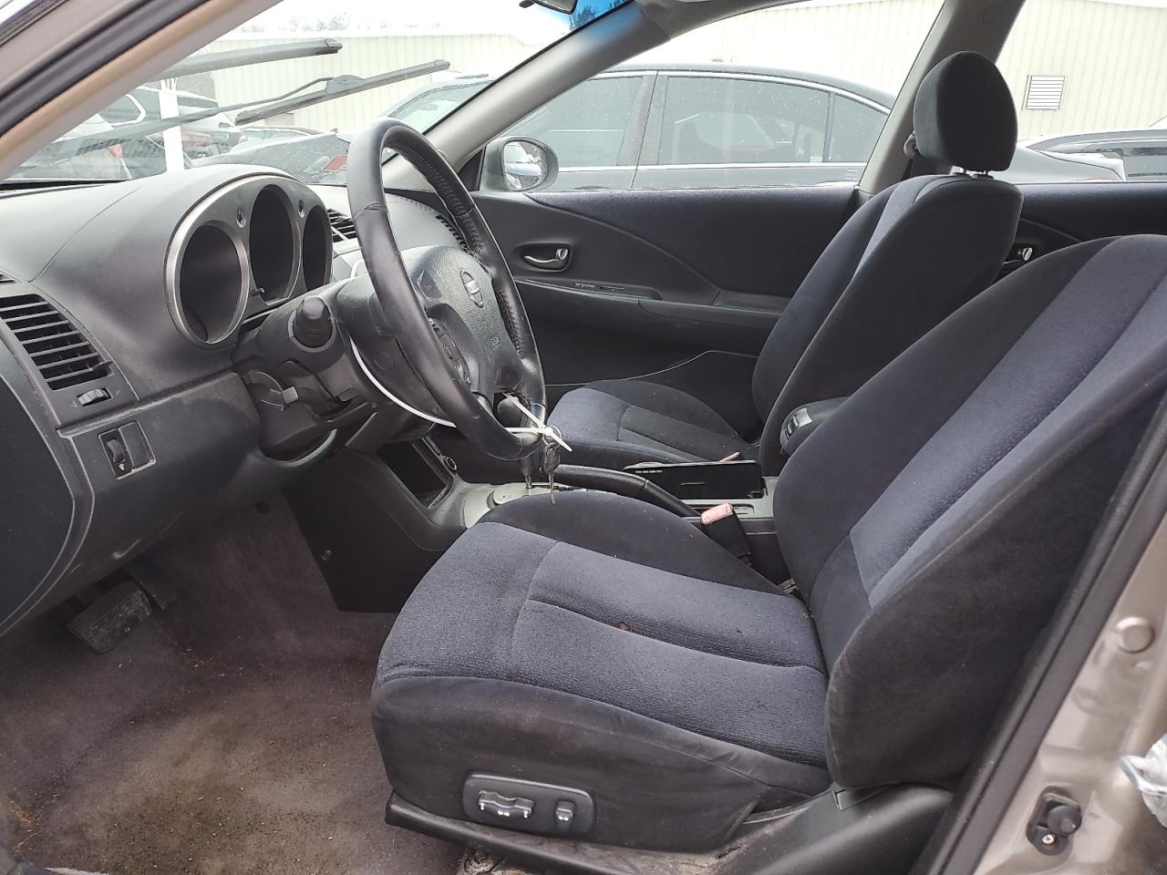 2003 Nissan Altima - Image 7