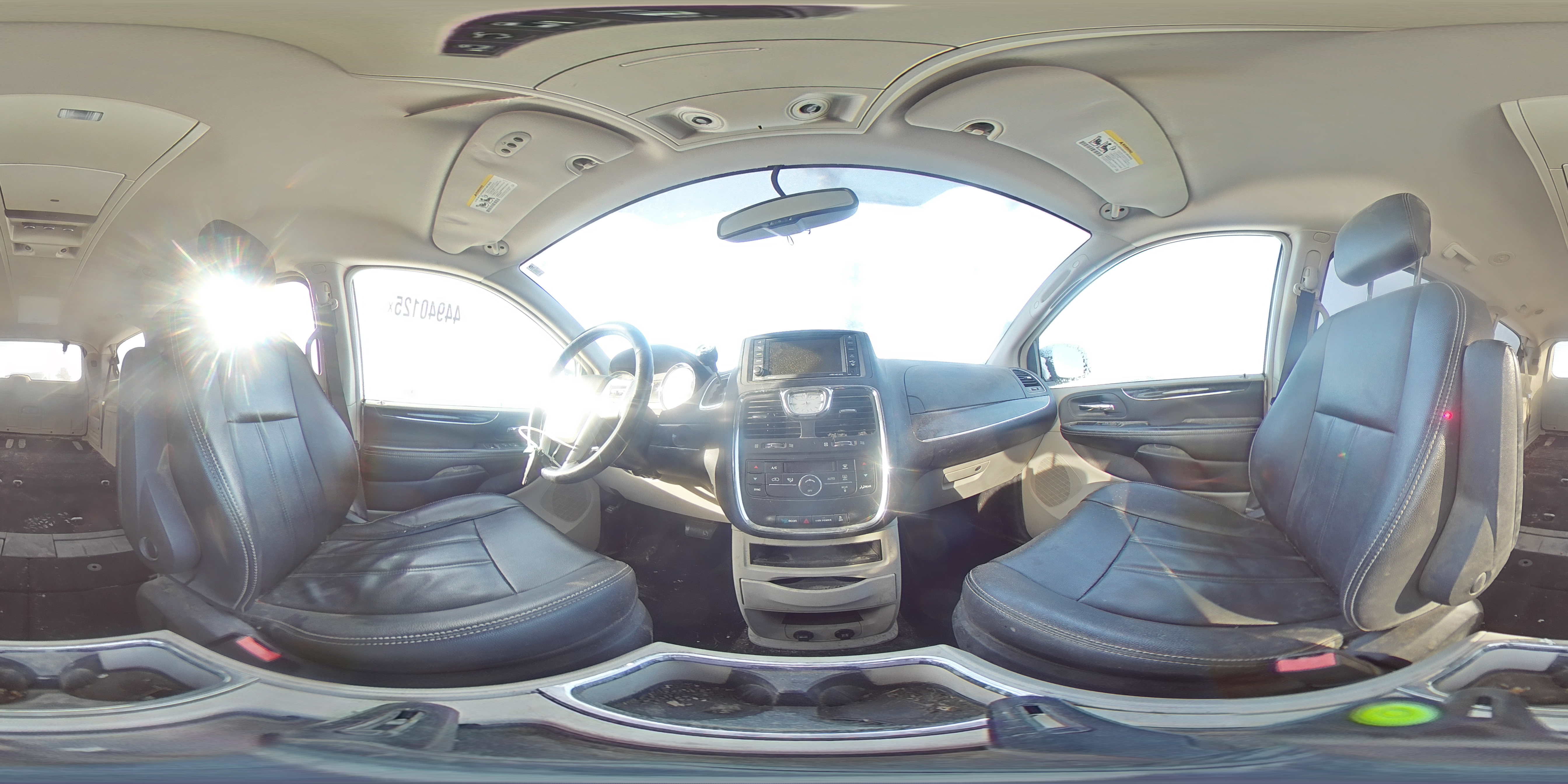 2014 Chrysler Town & Country - Image 14