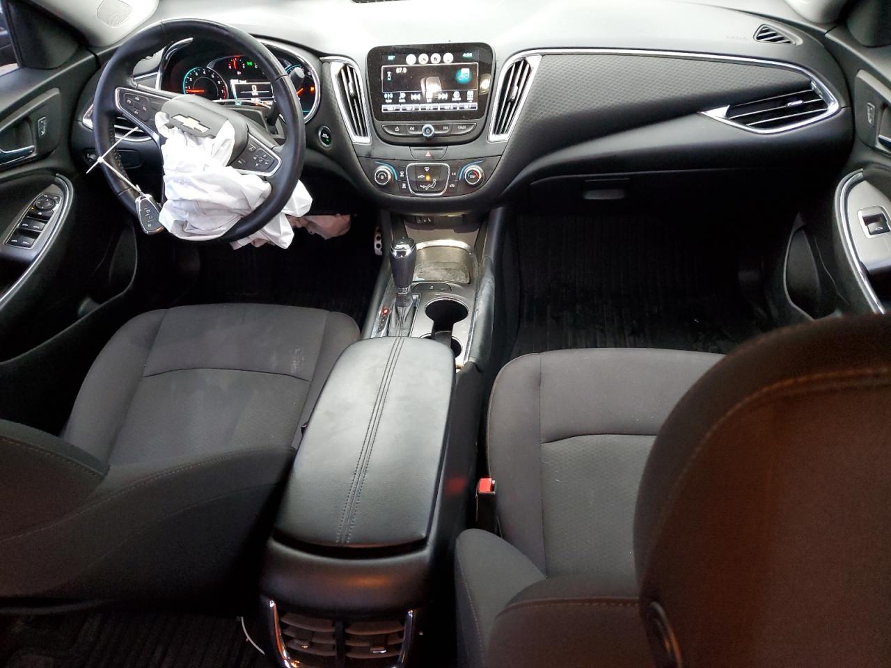 2017 Chevrolet Malibu - Image 8
