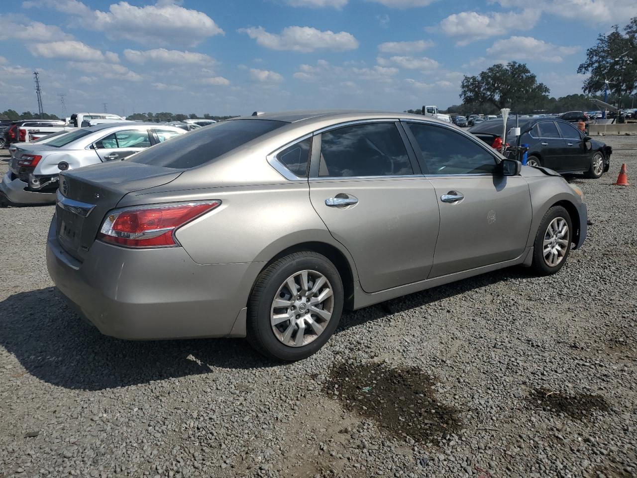 2014 Nissan Altima - Image 3