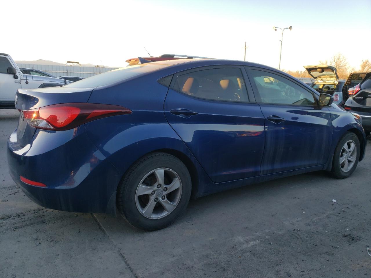 2015 Hyundai Elantra - Image 3