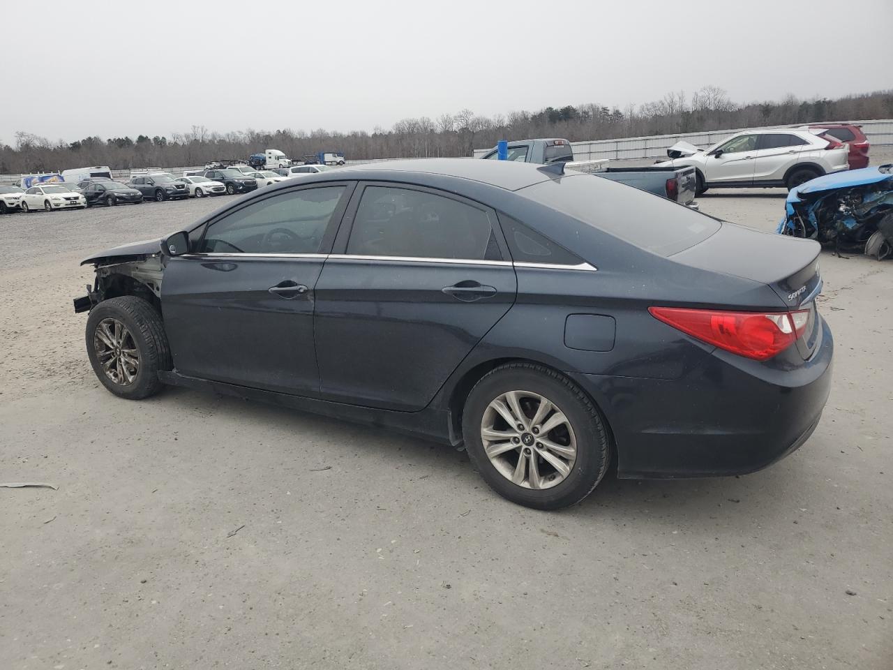 2013 Hyundai Sonata - Image 2