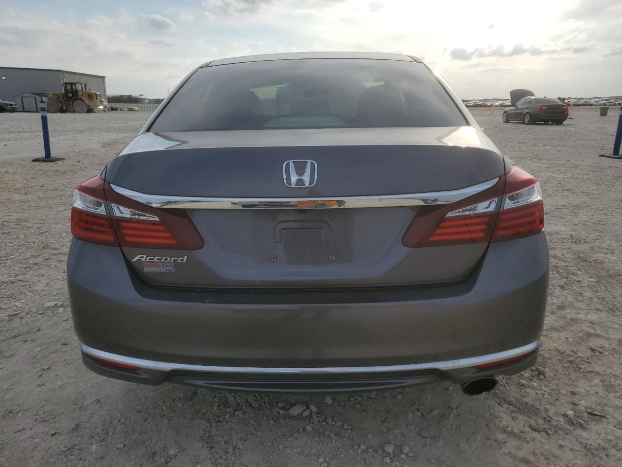 2016 Honda Accord - Image 6