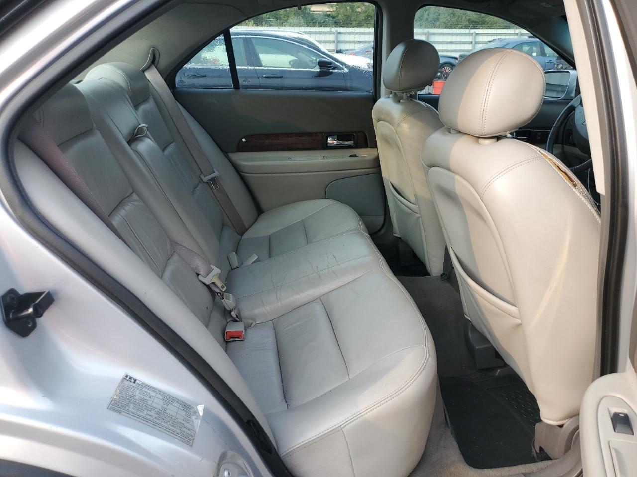 2002 Lincoln LS - Image 10