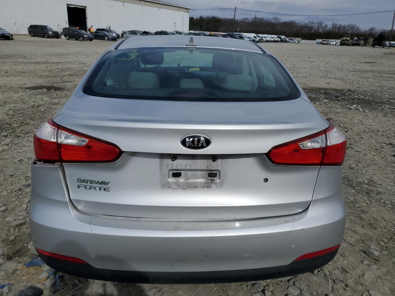 2015 Kia Forte - Image 6