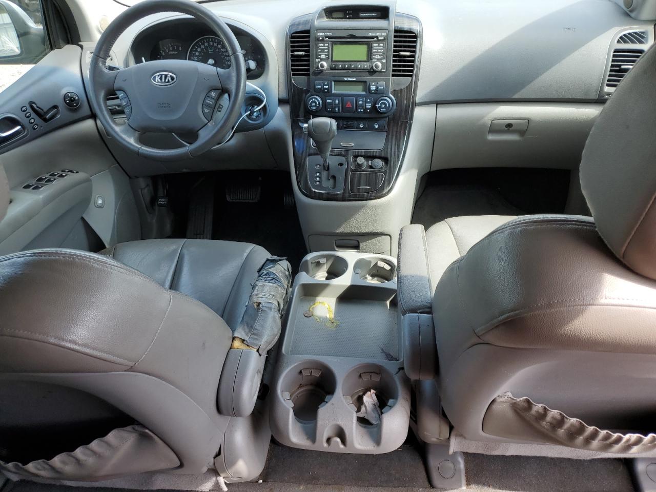 2012 Kia Sedona - Image 8