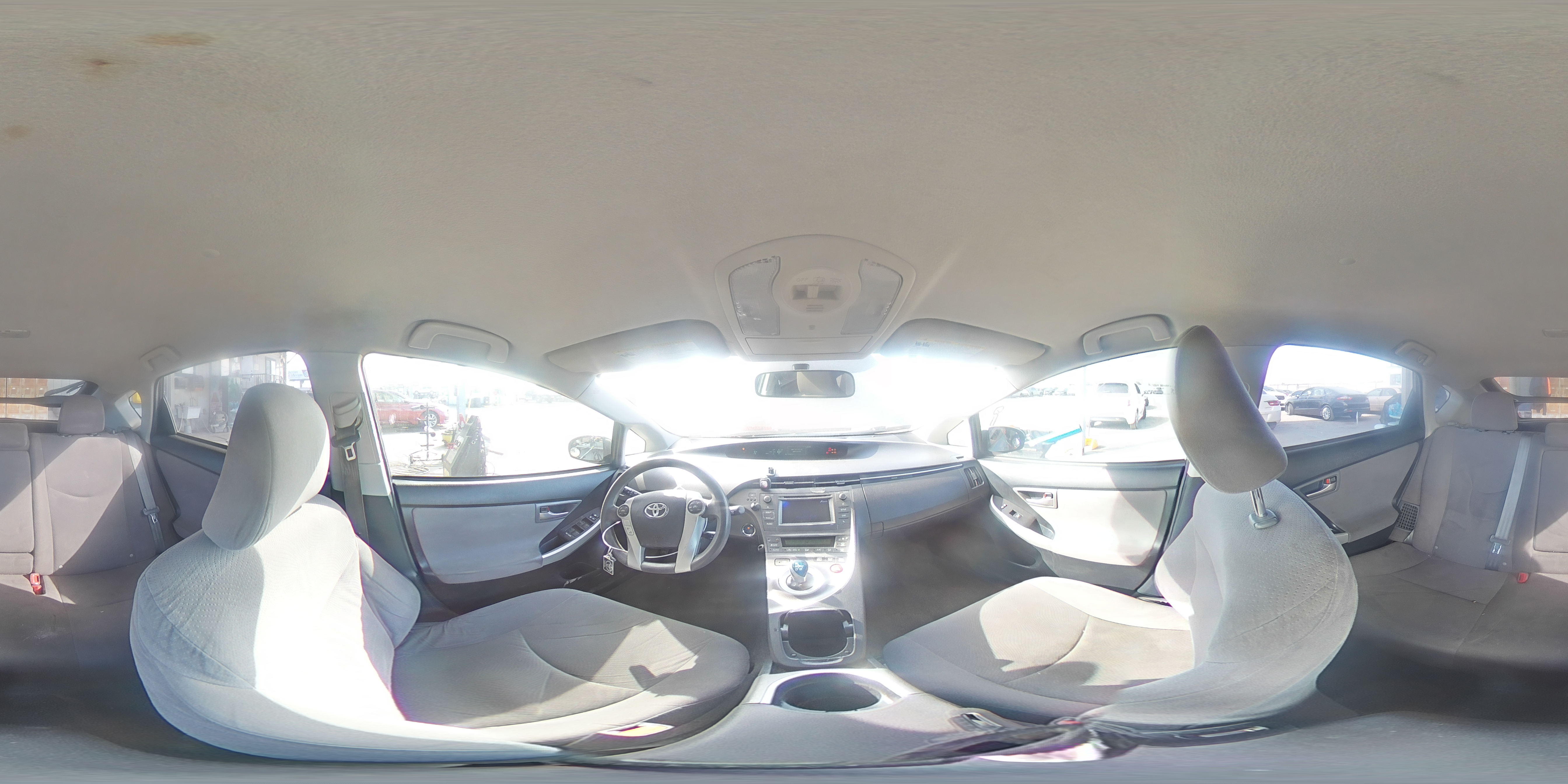 2015 Toyota Prius - Image 13