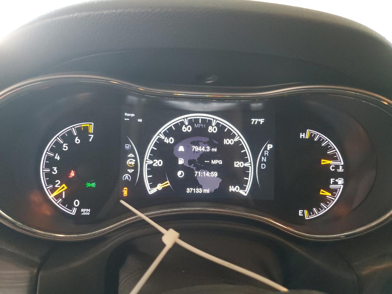 2019 Jeep Grand Cherokee - Image 9