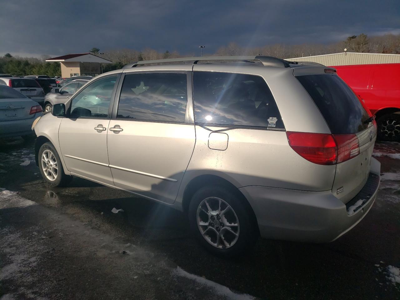 2005 Toyota Sienna - Image 2