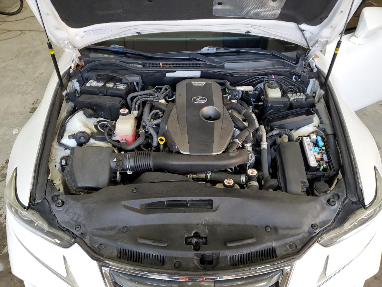 2017 Lexus IS - Image 12