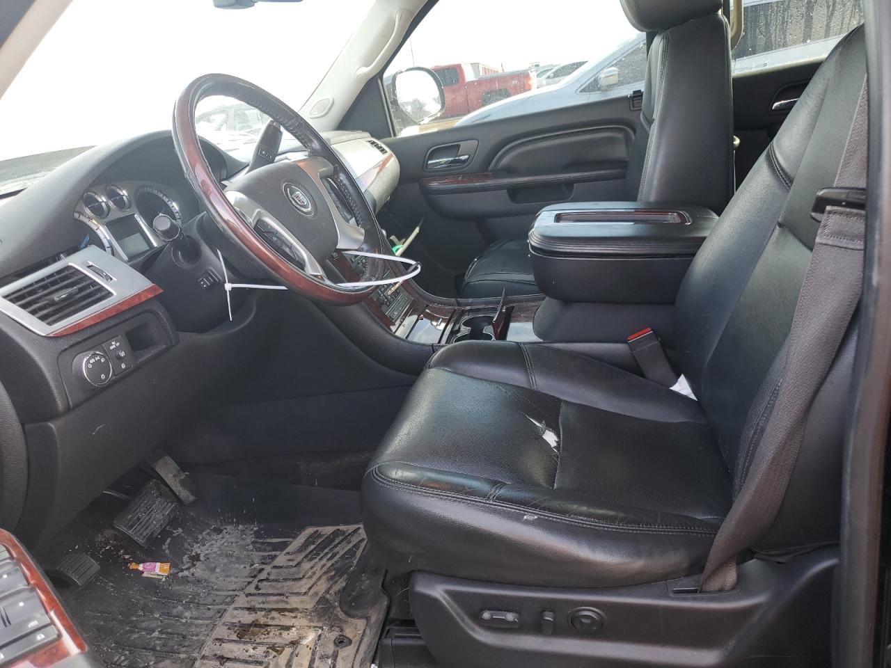 2013 Cadillac Escalade - Image 7