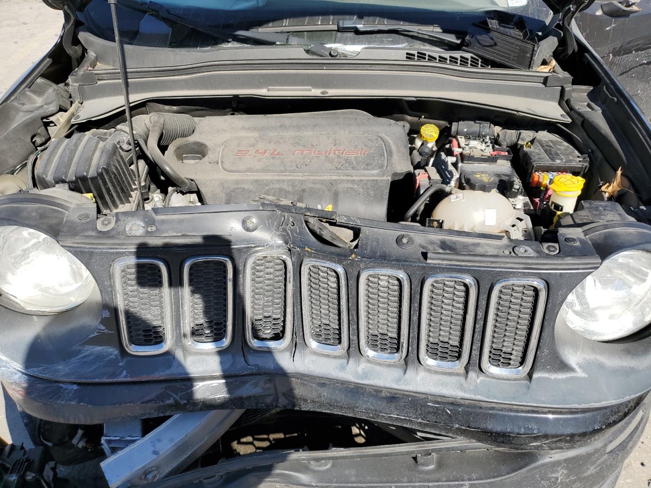 2017 Jeep Renegade - Image 12