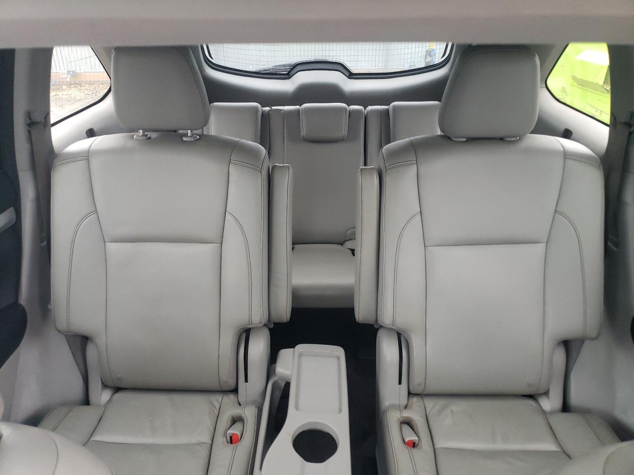 2016 Toyota Highlander - Image 10