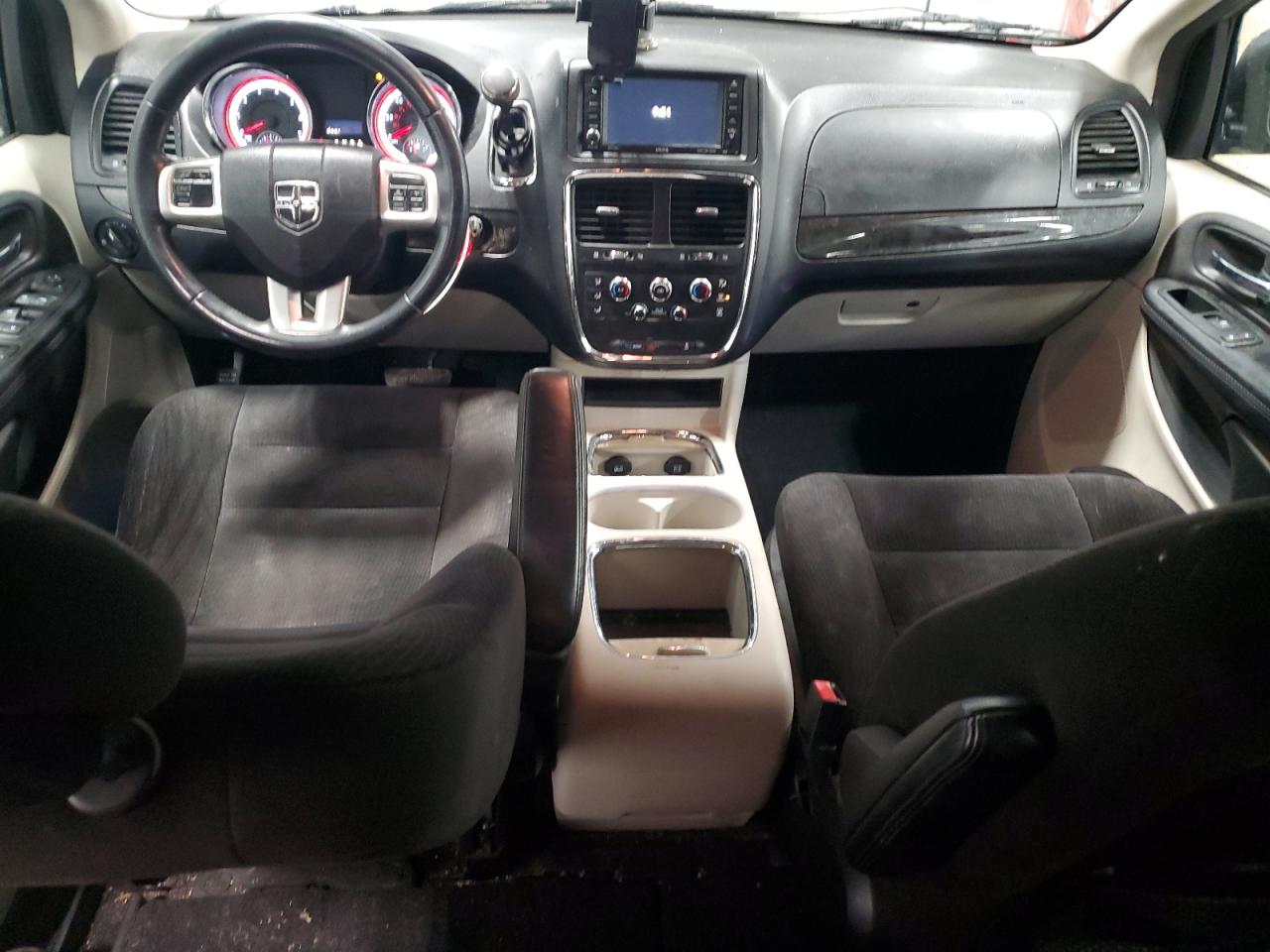 2014 Dodge Caravan - Image 8
