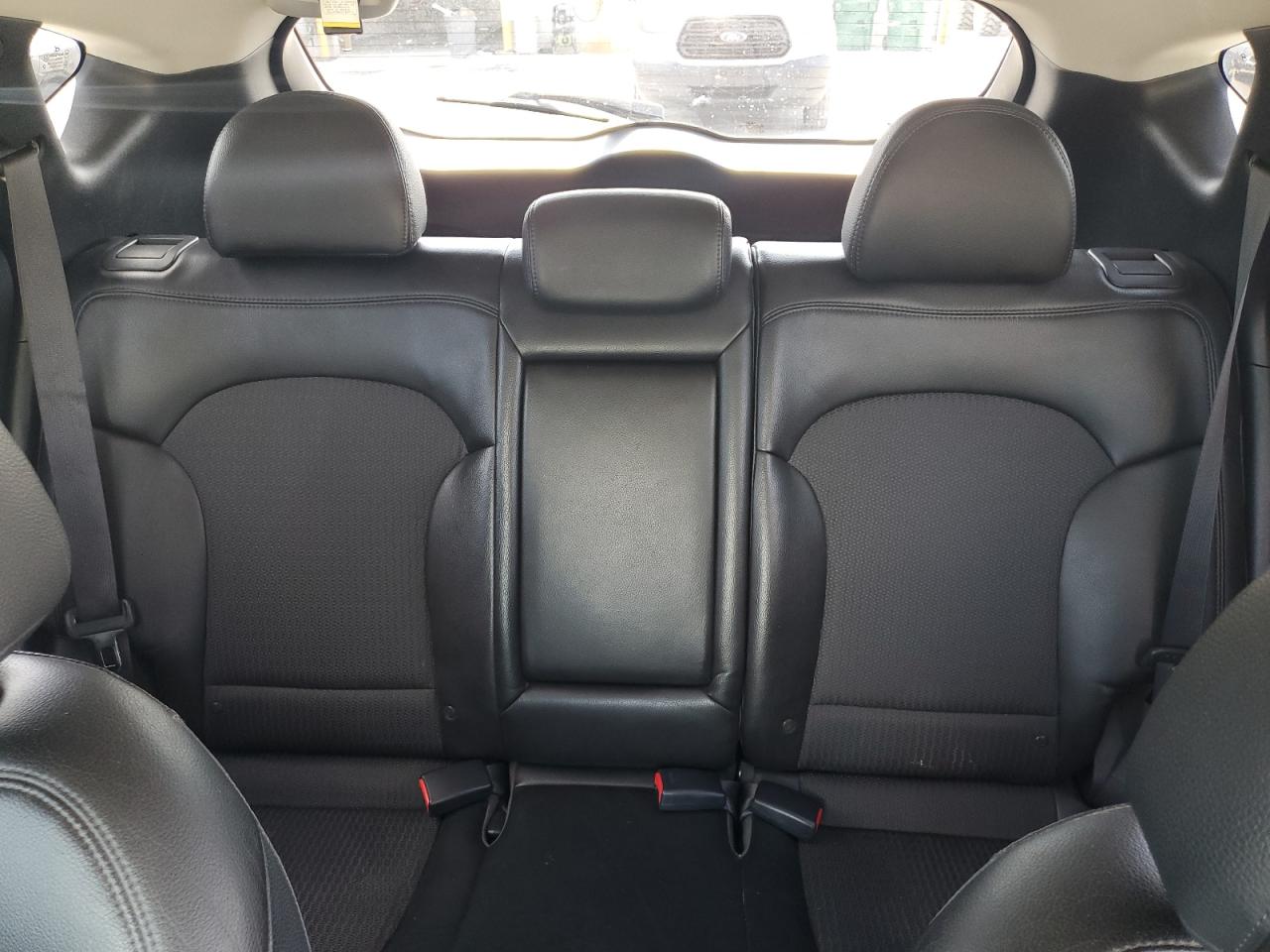 2012 Hyundai Tucson - Image 10