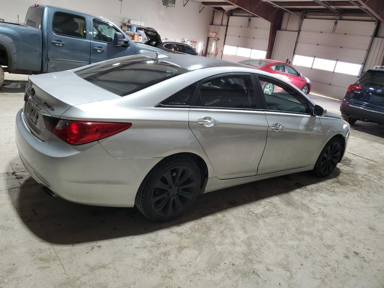 2012 Hyundai Sonata - Image 3