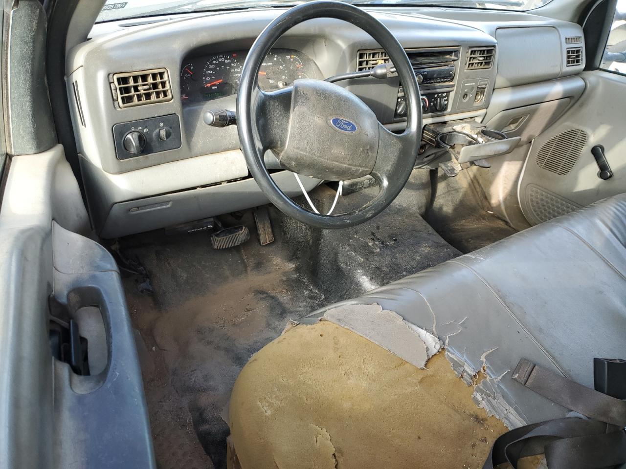2004 Ford F250 - Image 8
