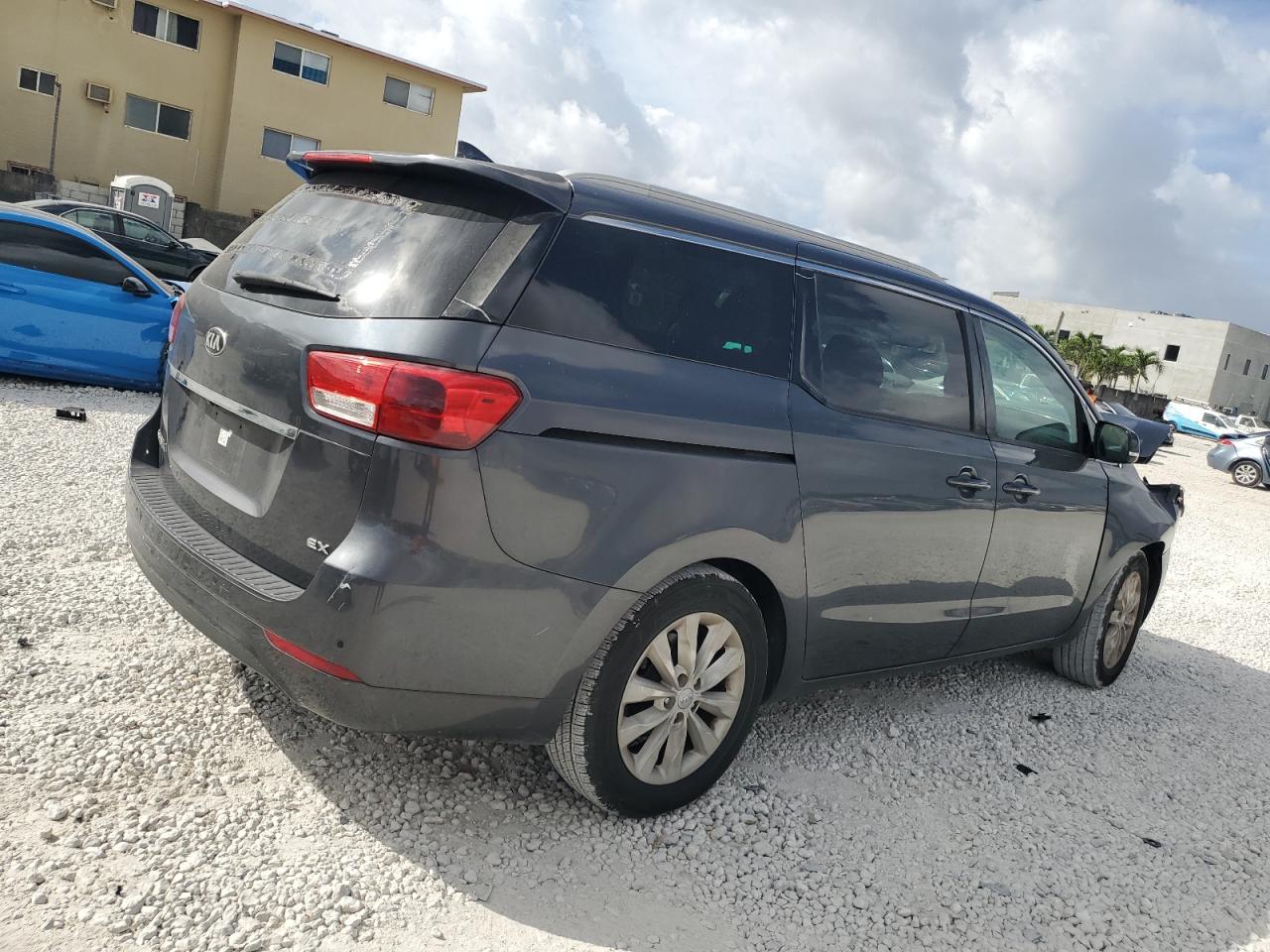 2015 Kia Sedona - Image 3